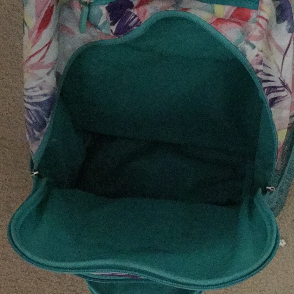 Color full back pack - Picture 3 of 3